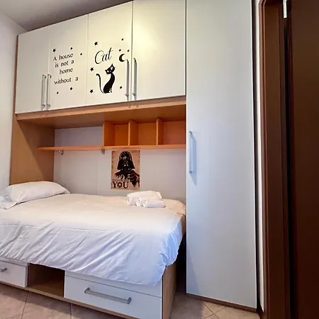 Kibilu - With Pool, Near Maggiore Apartman *