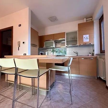 Kibilu - With Pool, Near Maggiore Apartment Monvalle