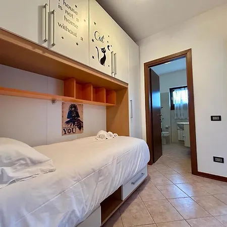 Kibilu - With Pool, Near Maggiore Apartment Monvalle